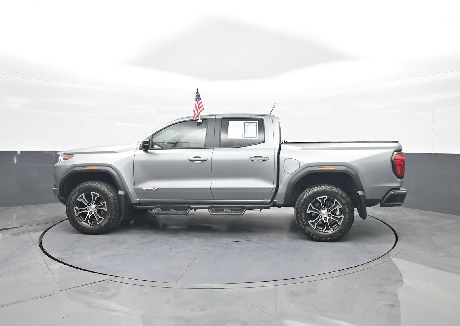 Used 2024 GMC Canyon AT4 w/ Technology Package AWD/4WD image 5