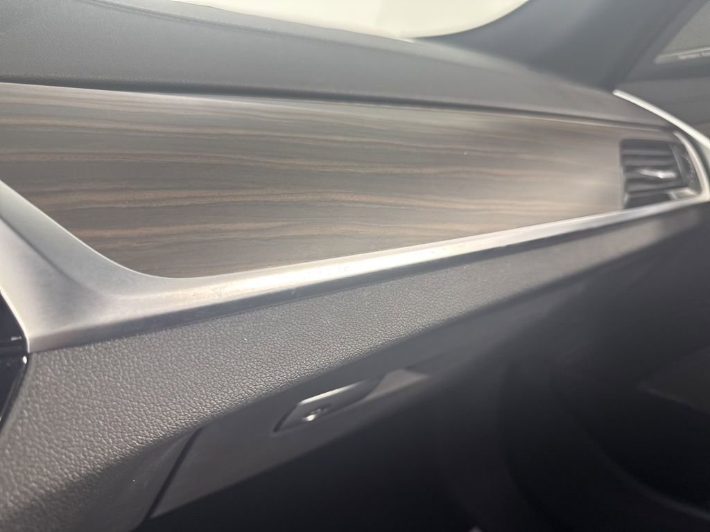 Used 2019 BMW M550i xDrive w/ Dynamic Handling Package AWD/4WD image 19