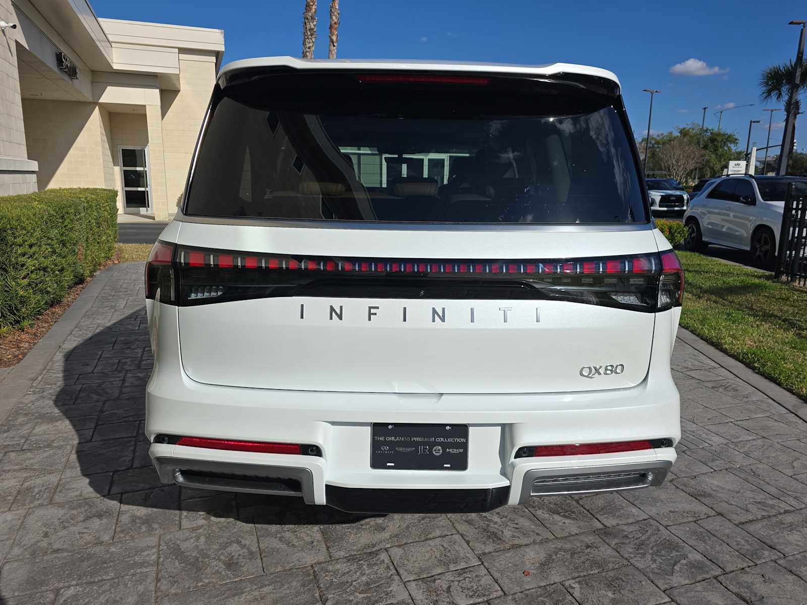 New 2026 INFINITI QX80 Luxe w/ Cargo Package image 5