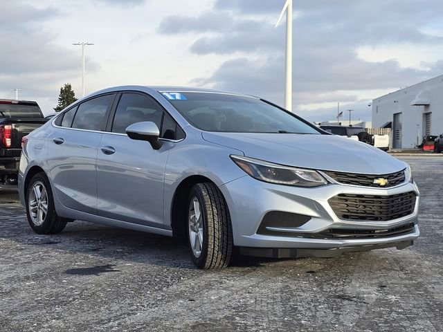 Used 2017 Chevrolet Cruze LT w/ Convenience Package image 11