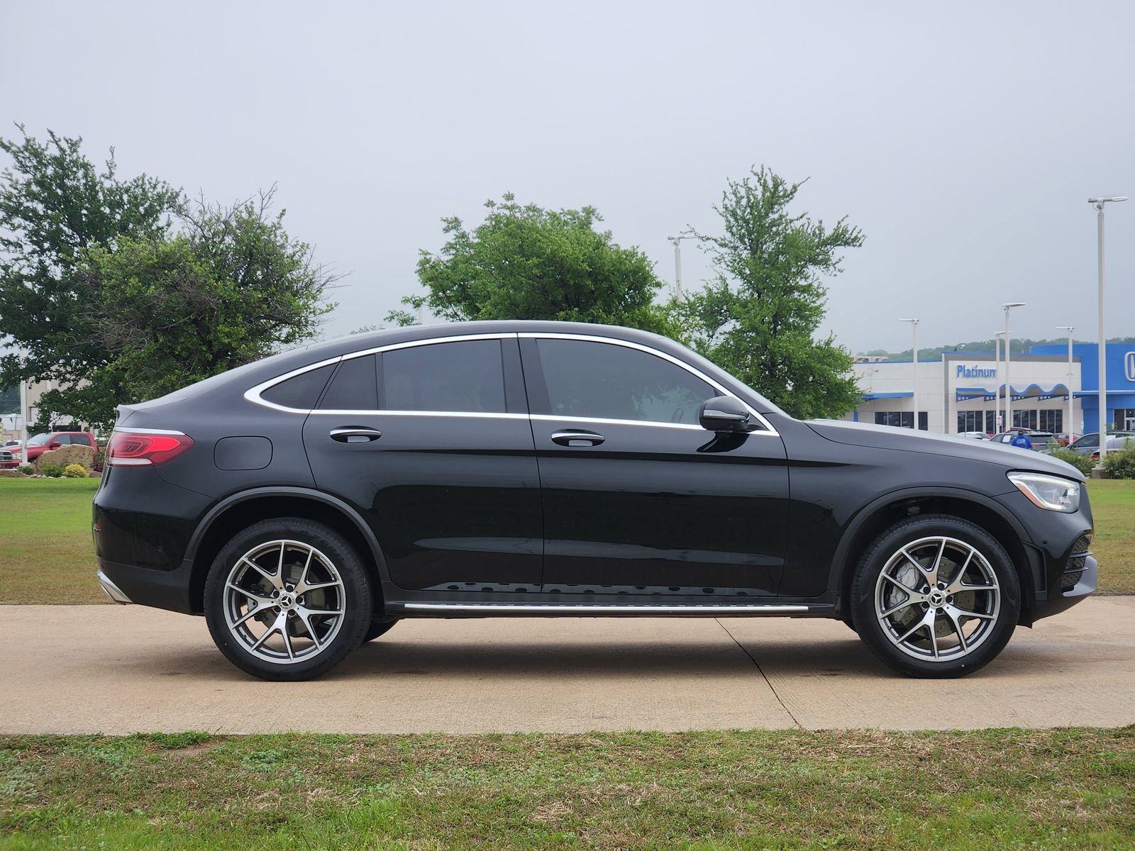 Used 2020 Mercedes-Benz GLC 300 4MATIC Coupe image 7