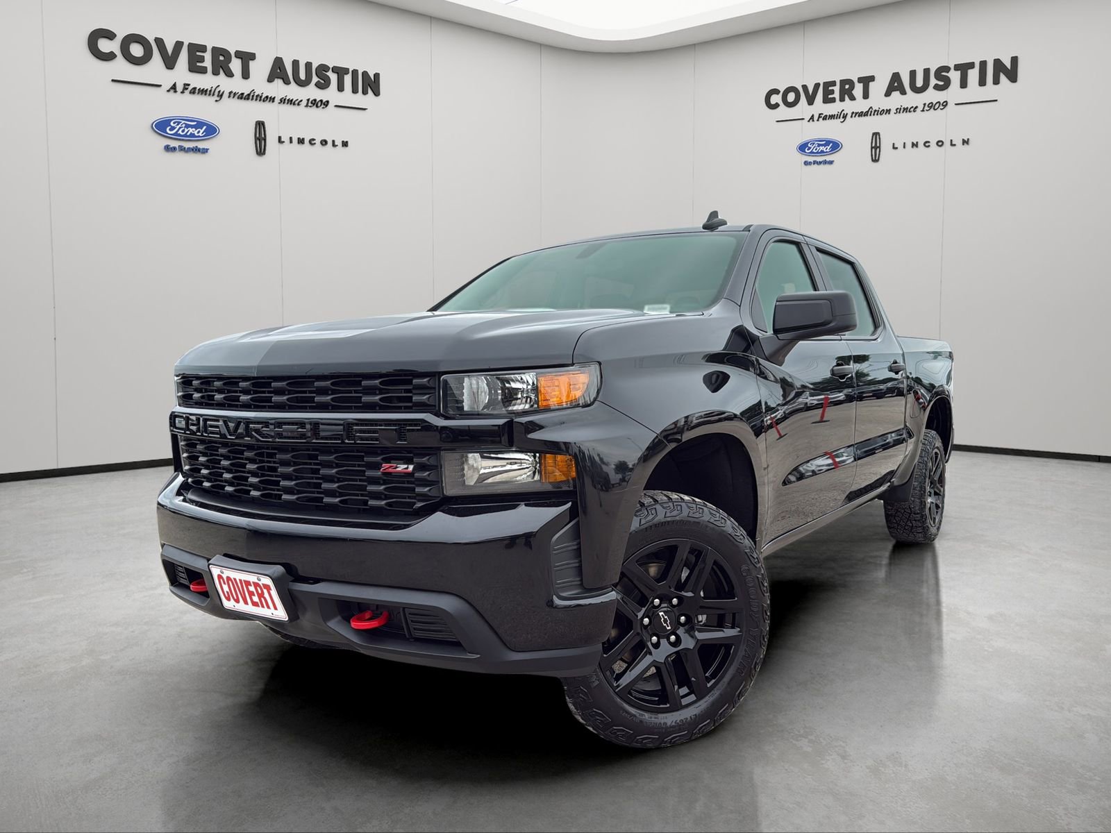 Used 2022 Chevrolet Silverado 1500 Custom Trail Boss w/ Midnight Edition AWD/4WD image 1