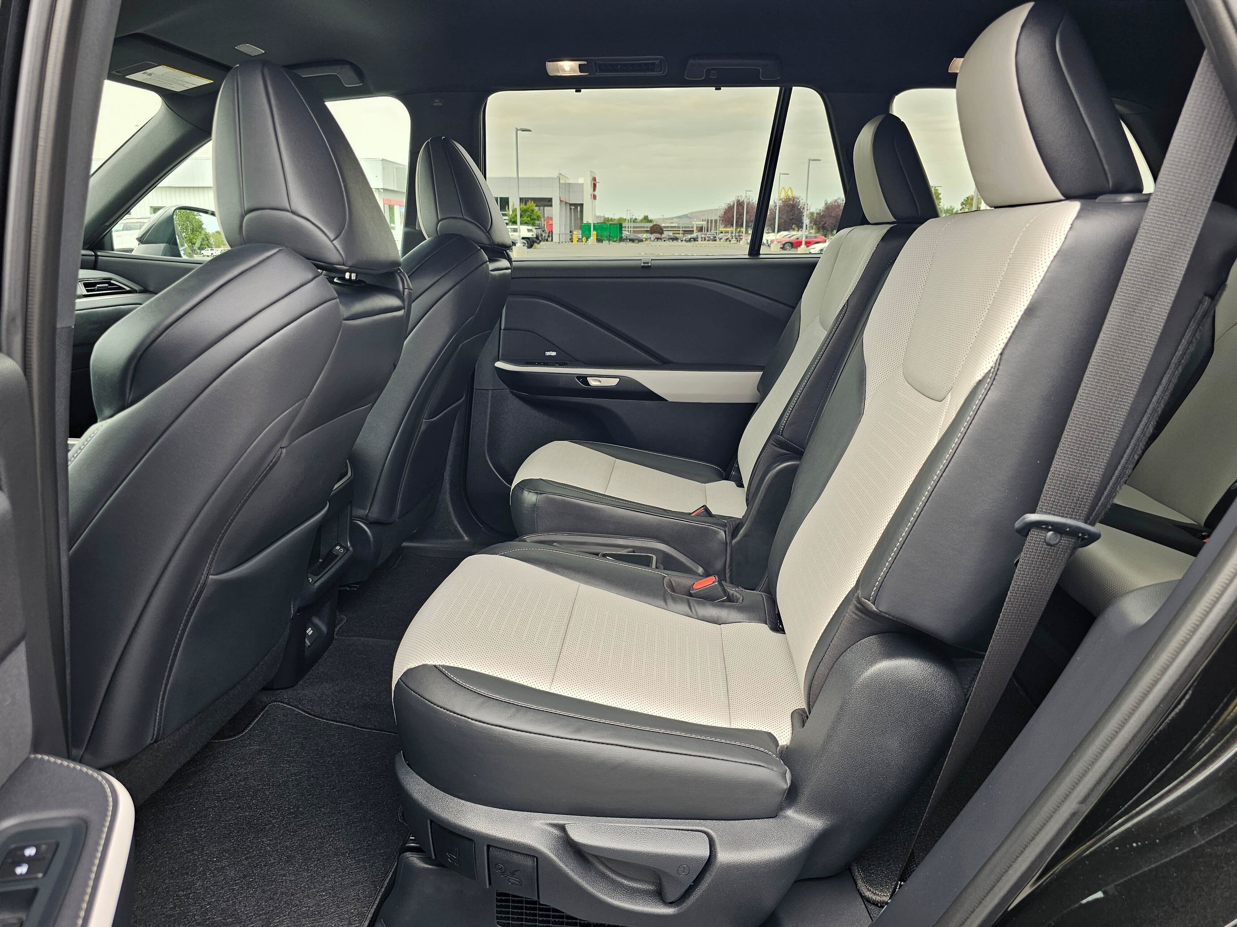 Used 2026 Lexus TX 500h AWD w/ Technology Package image 15