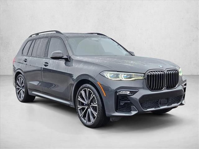 Used 2022 BMW X7 M50i w/ Dynamic Handling Package image 3