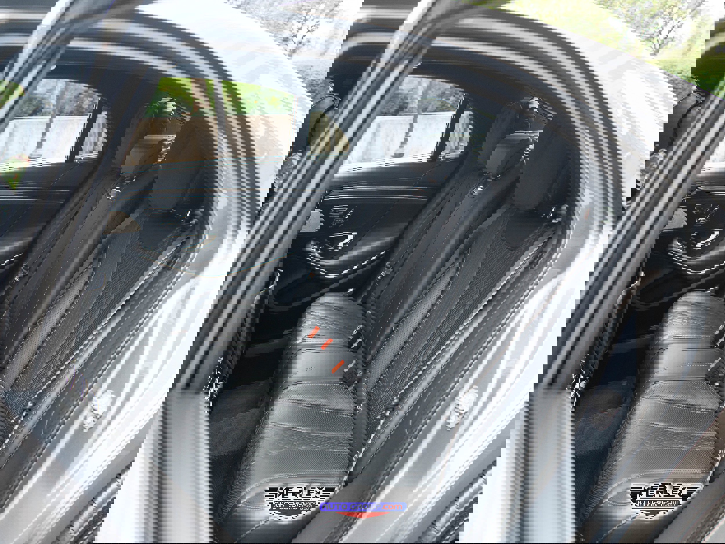 Used 2019 Mercedes-Benz S 560 4MATIC Sedan w/ Premium Package image 18