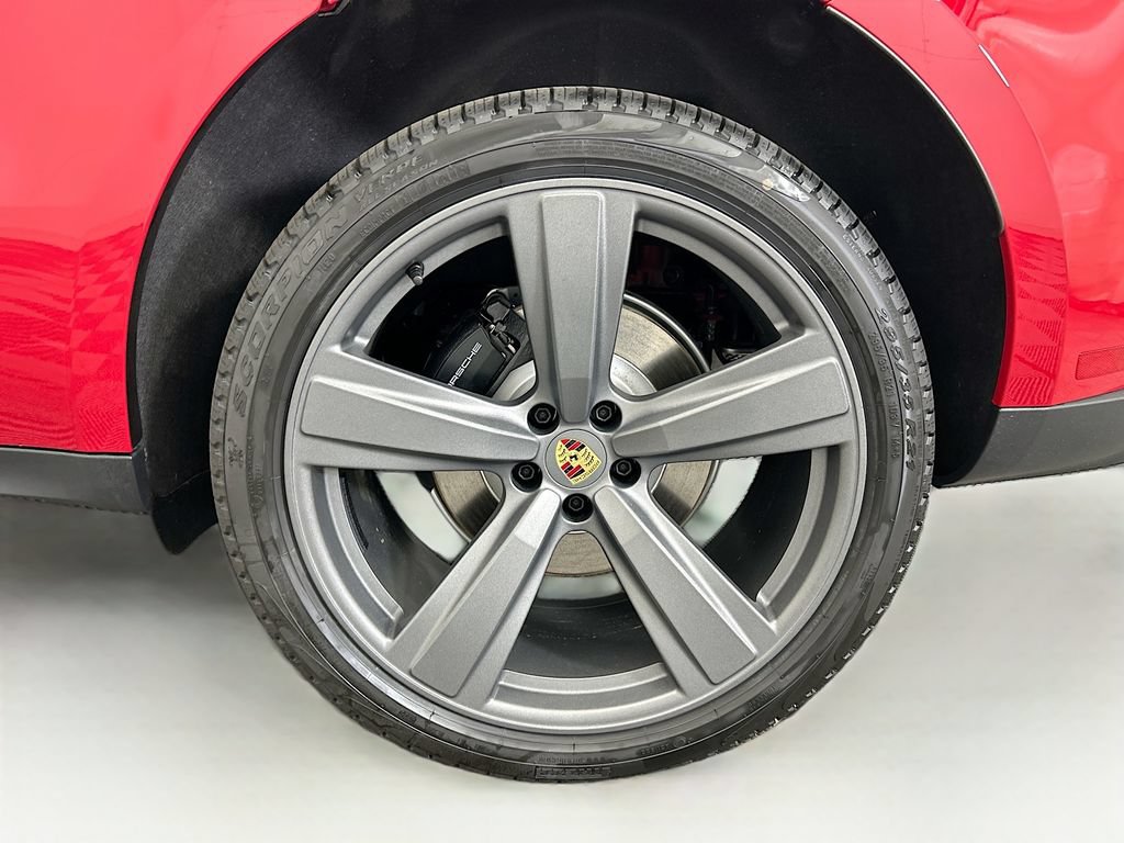 Used 2026 Porsche Macan AWD/4WD image 32