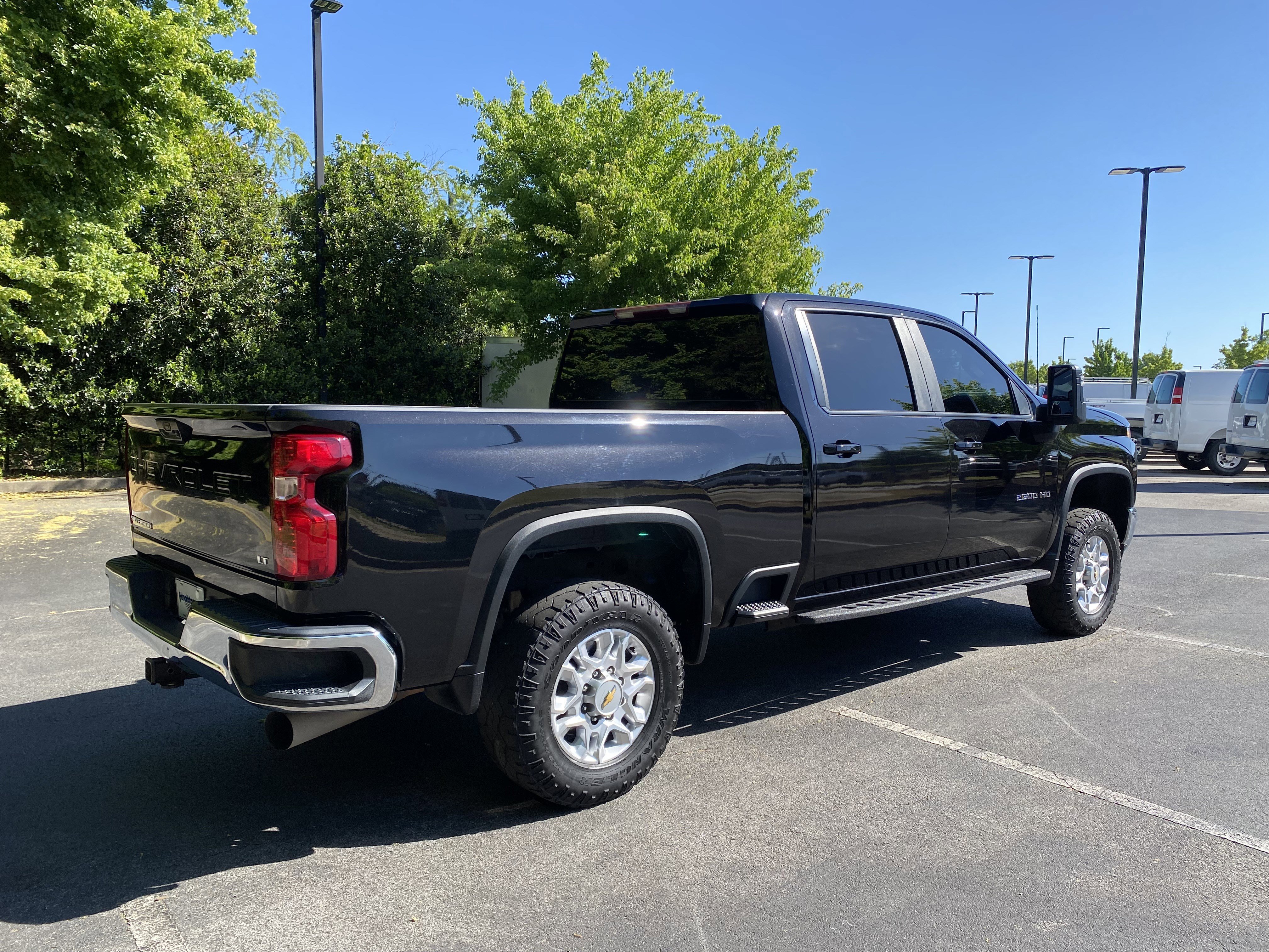 Used 2023 Chevrolet Silverado 2500 LT w/ Gooseneck/5TH Wheel Package AWD/4WD image 9
