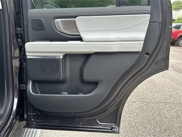 New 2025 Ford Expedition Platinum w/ Platinum Ultimate Package image 16