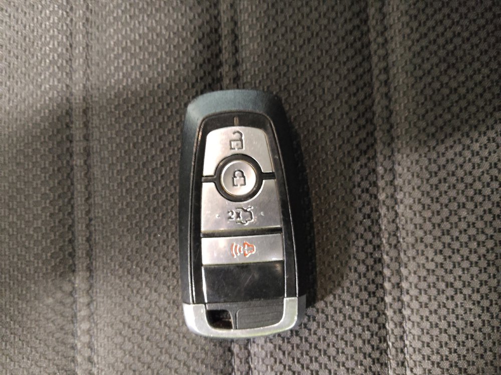 Used 2020 Ford Fusion SE image 32