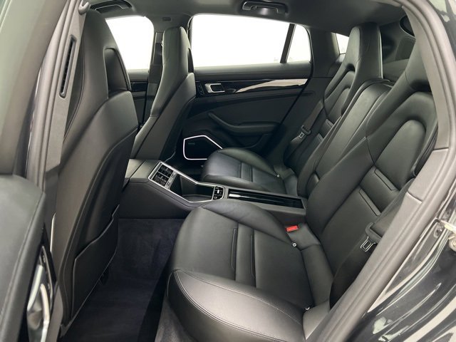 Used 2019 Porsche Panamera image 40