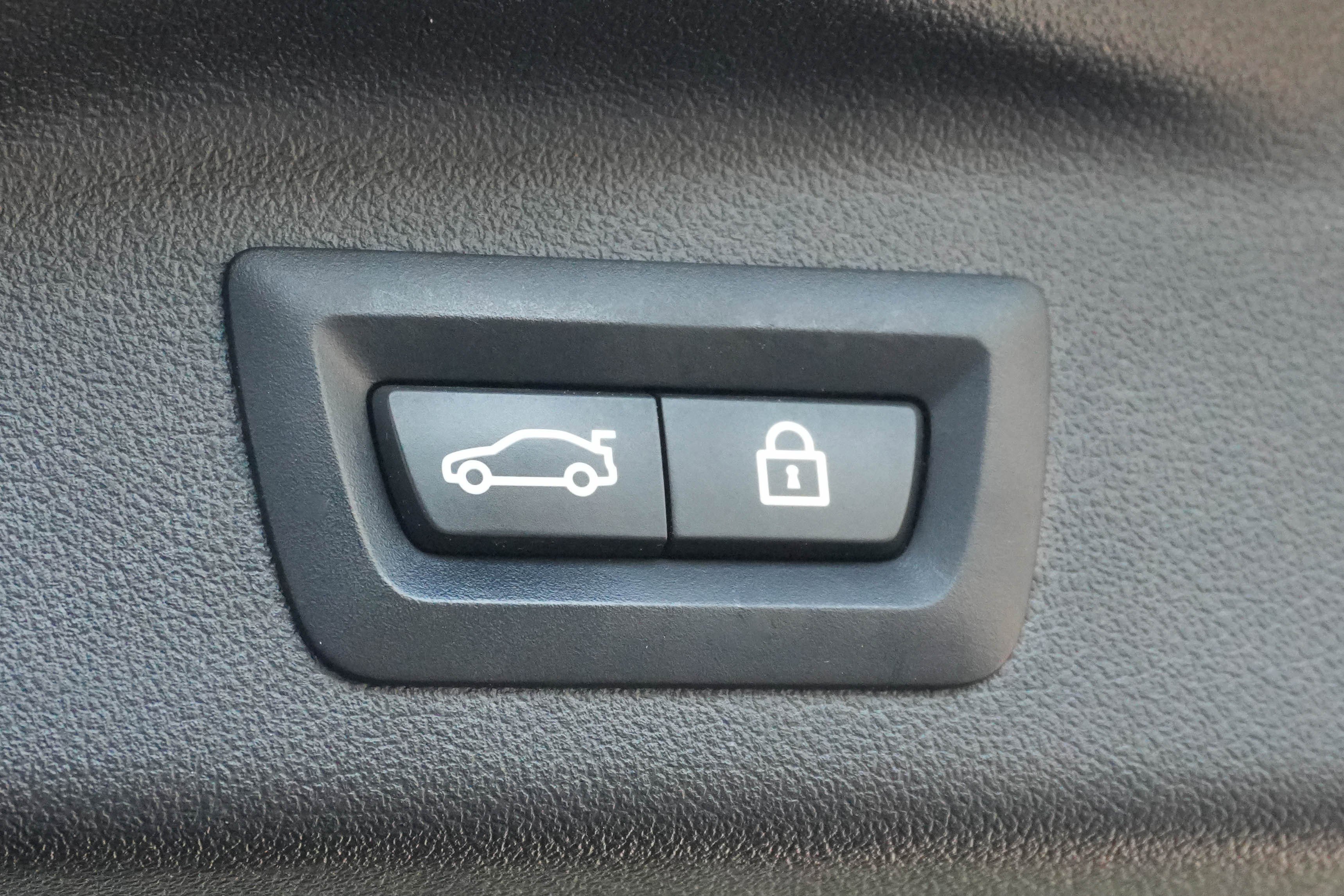 Used 2020 BMW X7 xDrive40i w/ Cold Weather Package image 40