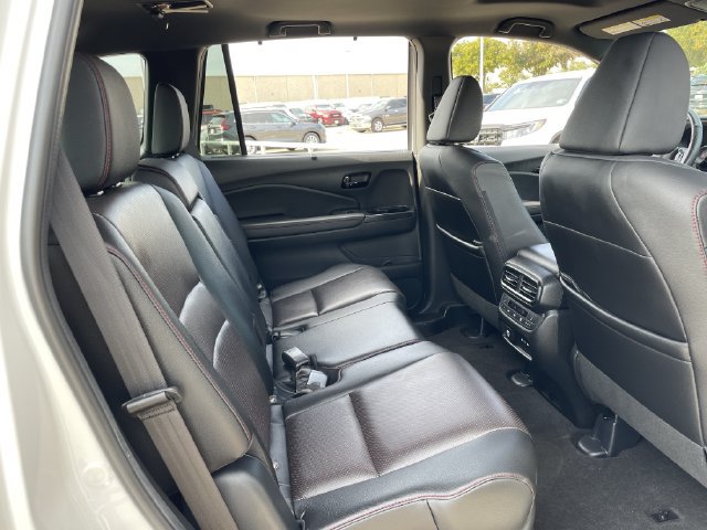 Certified 2024 Honda Passport Black Edition image 28