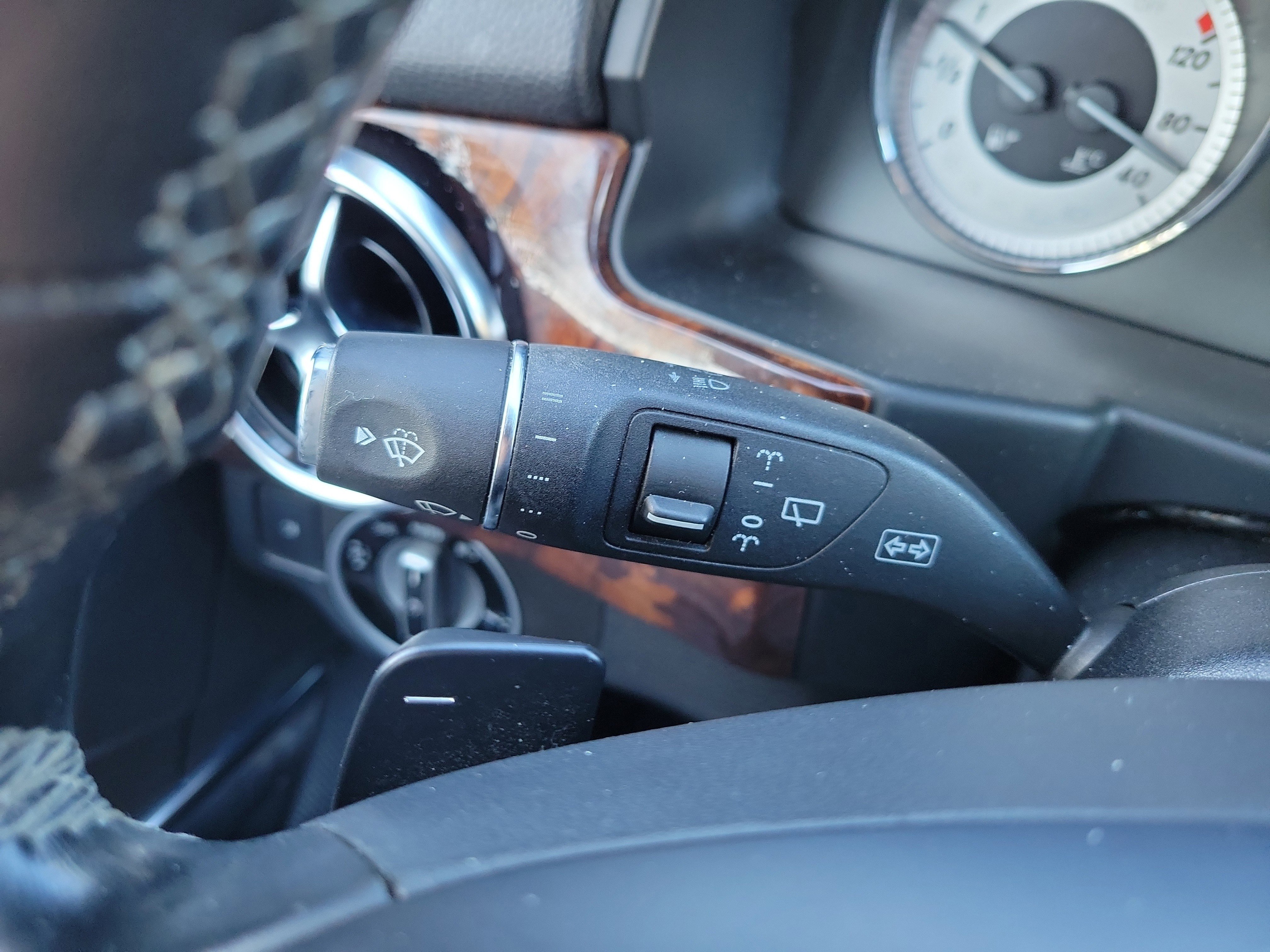 Used 2013 Mercedes-Benz GLK 350 4MATIC image 30