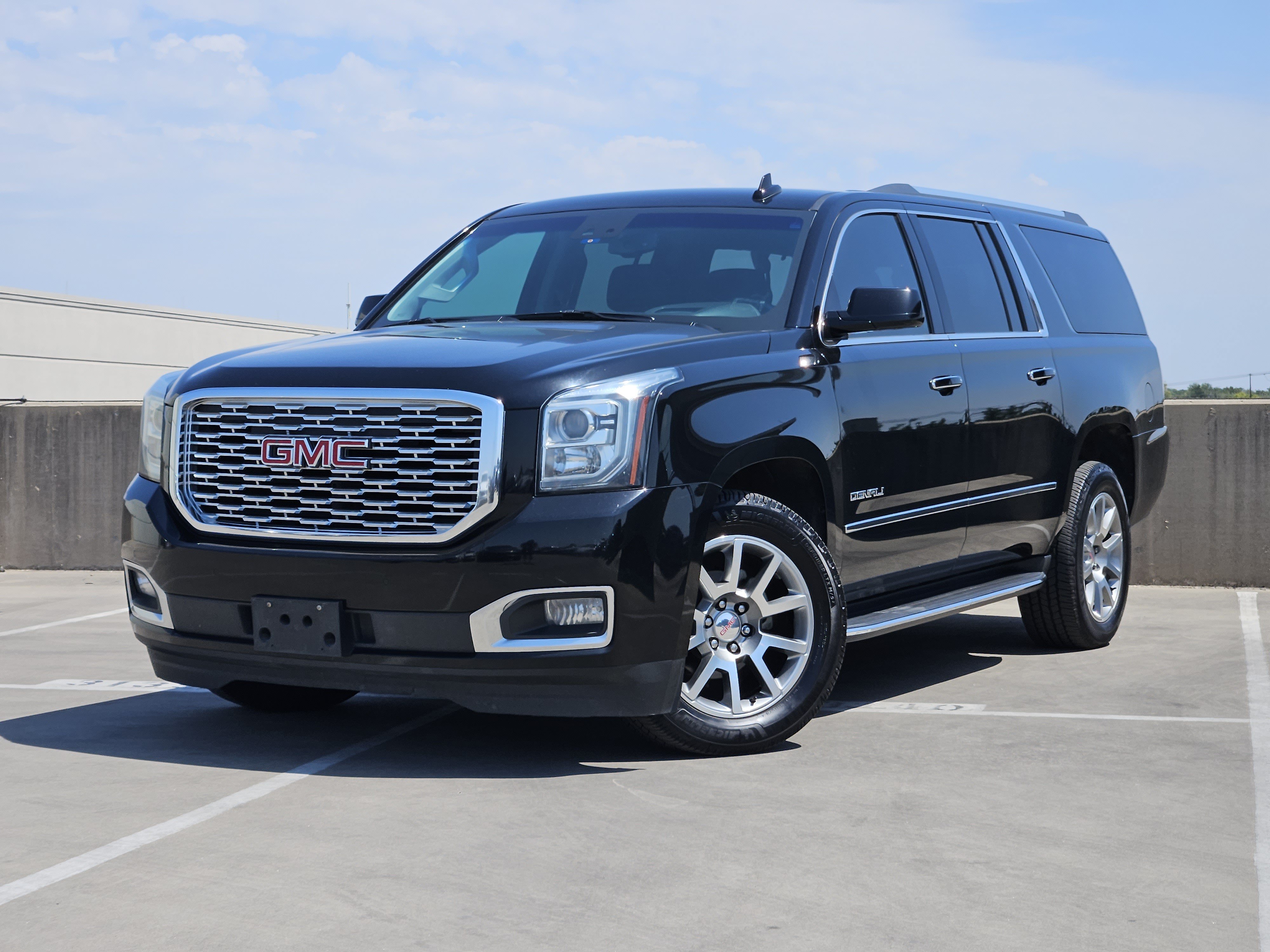 Used 2018 GMC Yukon XL Denali RWD video 1