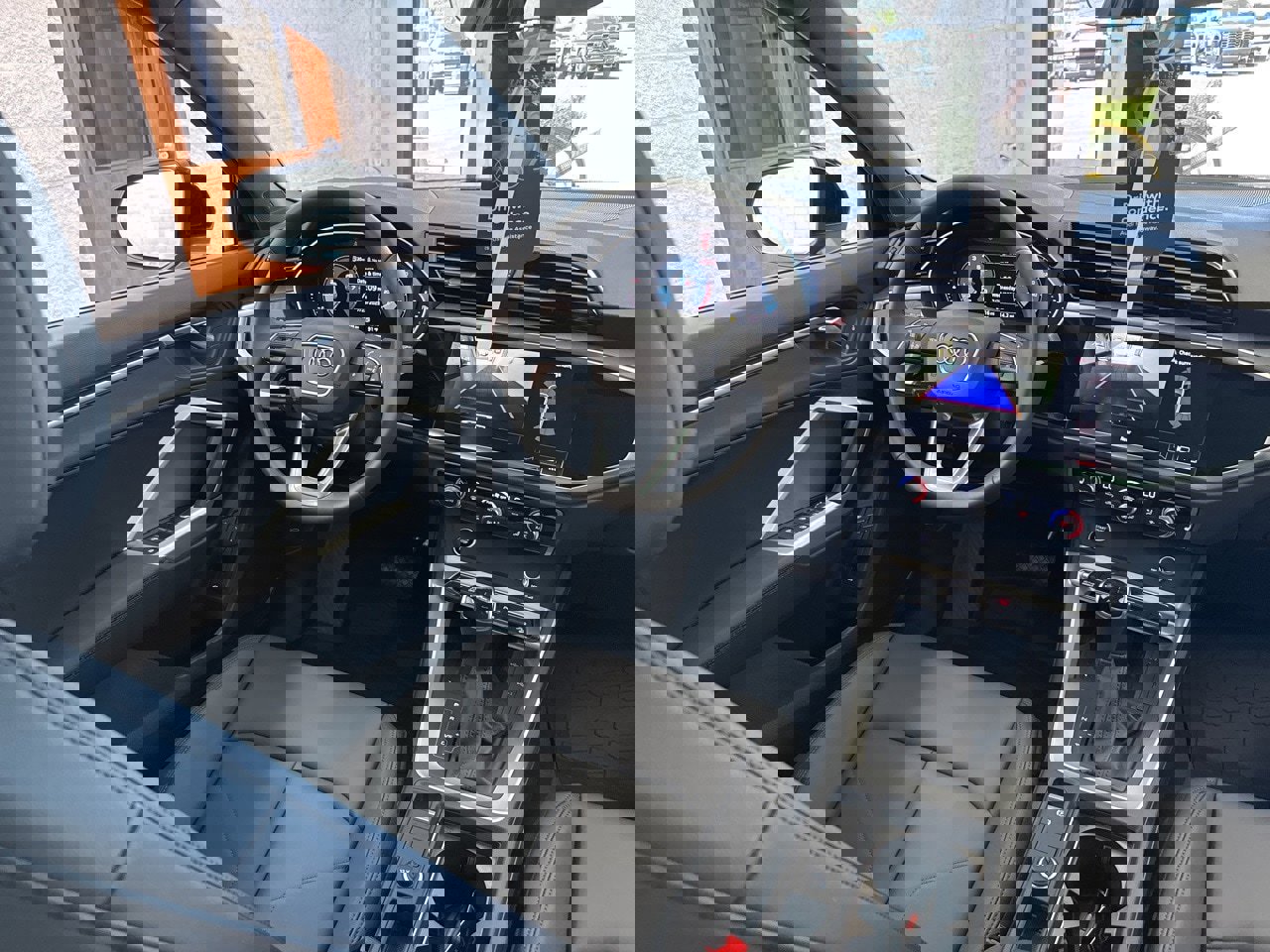 New 2025 Audi Q3 2.0T Premium image 50