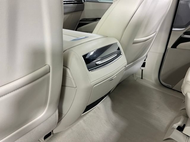 Certified 2025 Cadillac Escalade ESV Premium Luxury Platinum AWD/4WD image 16