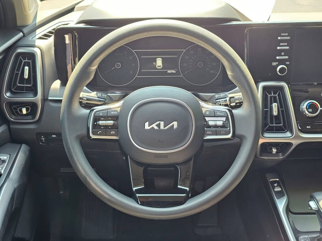 Used 2023 Kia Sorento LX AWD/4WD image 20