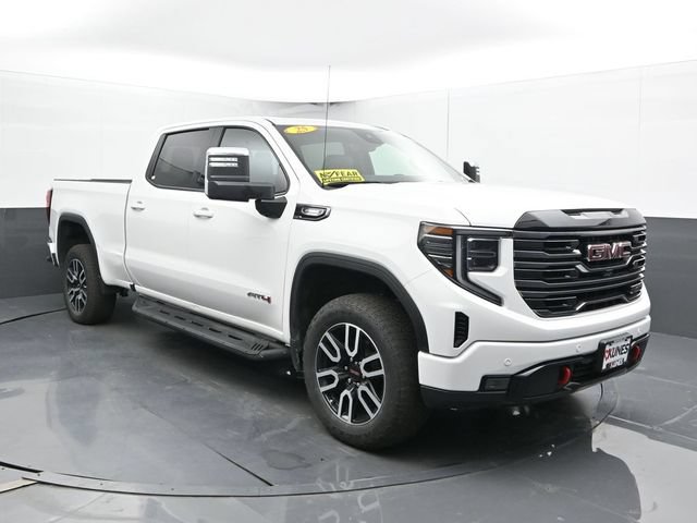 Used 2025 GMC Sierra 1500 AT4 w/ Technology Package AWD/4WD image 6