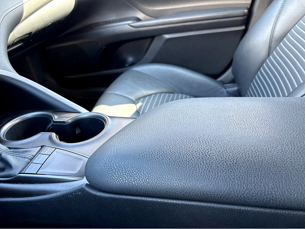 Used 2023 Toyota Camry SE image 8