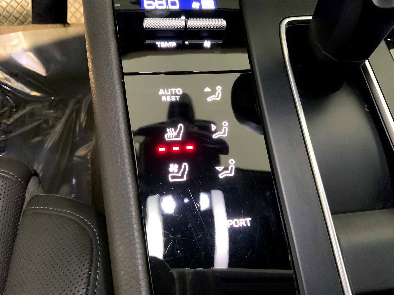 Used 2023 Porsche Macan image 39