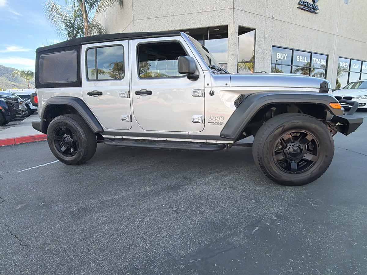 Used 2018 Jeep Wrangler Unlimited Sport AWD/4WD image 8