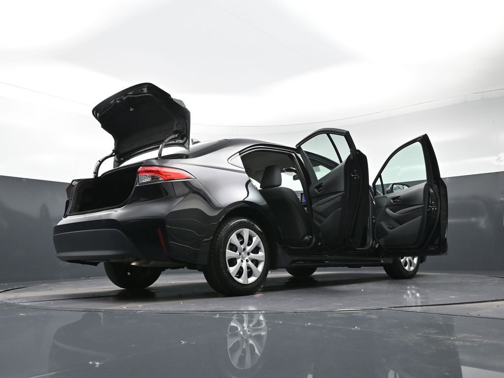 Used 2024 Toyota Corolla LE image 33