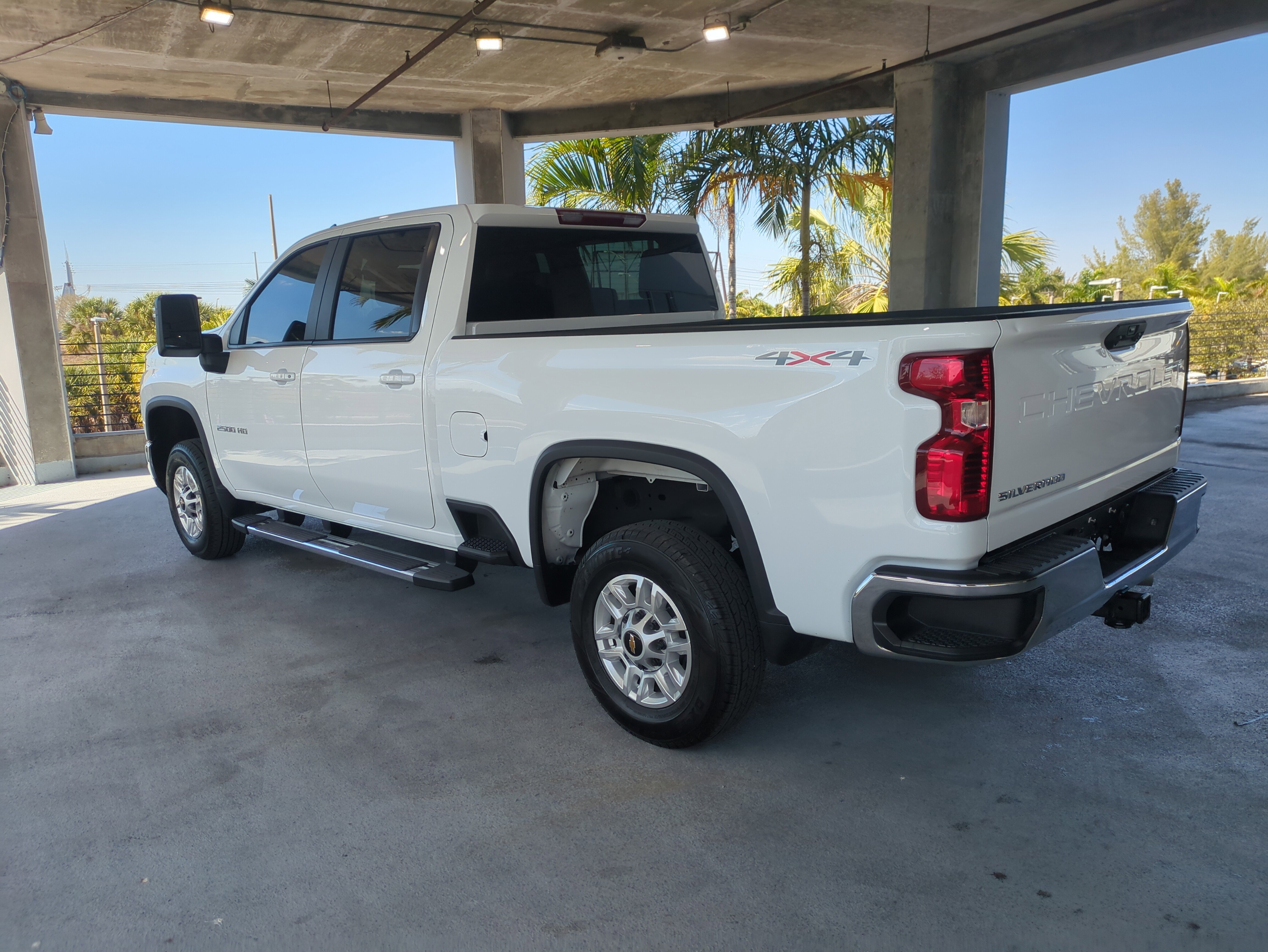 Used 2025 Chevrolet Silverado 2500 LT w/ Convenience Package image 7