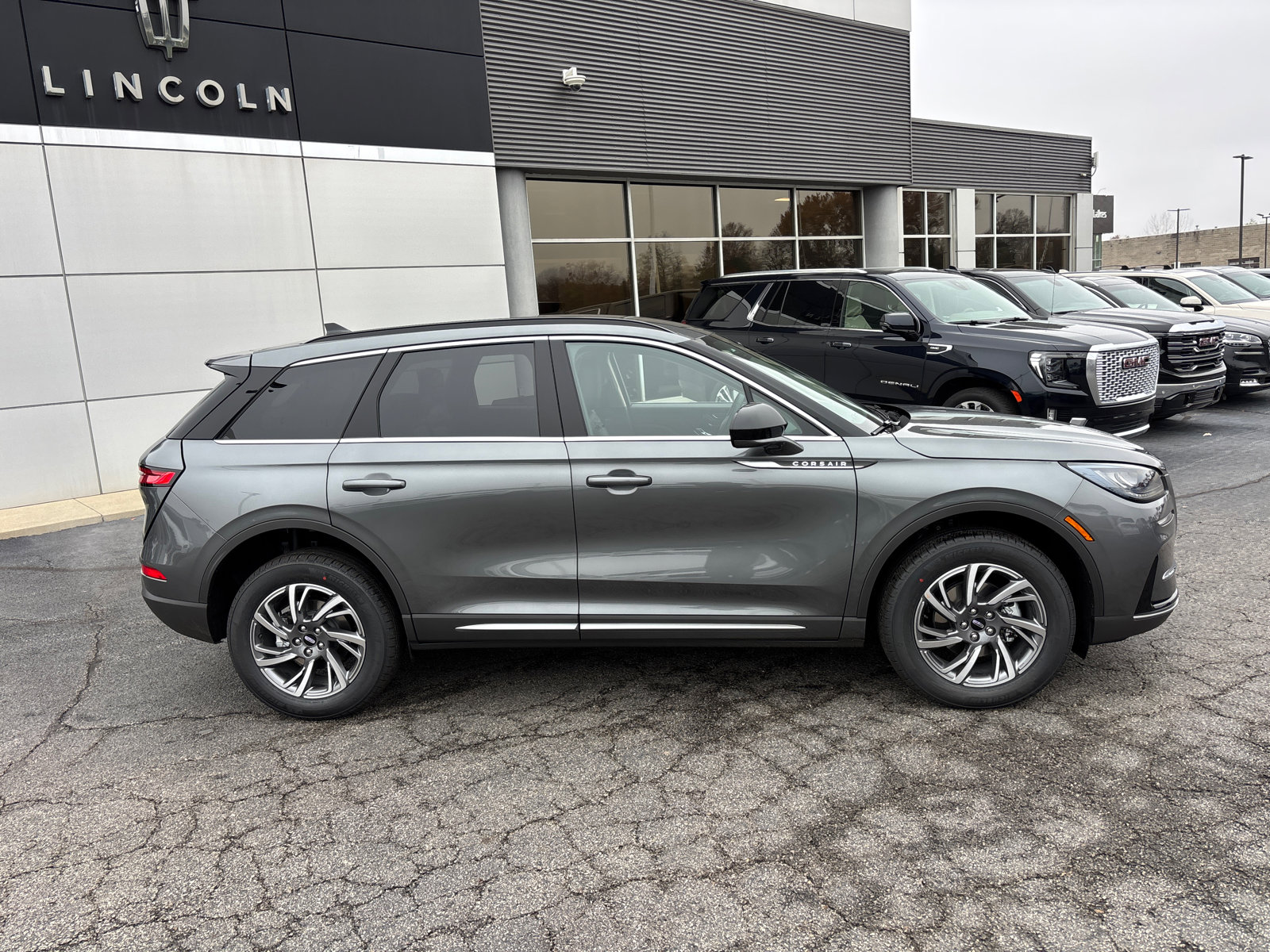 New 2026 Lincoln Corsair Premiere image 8