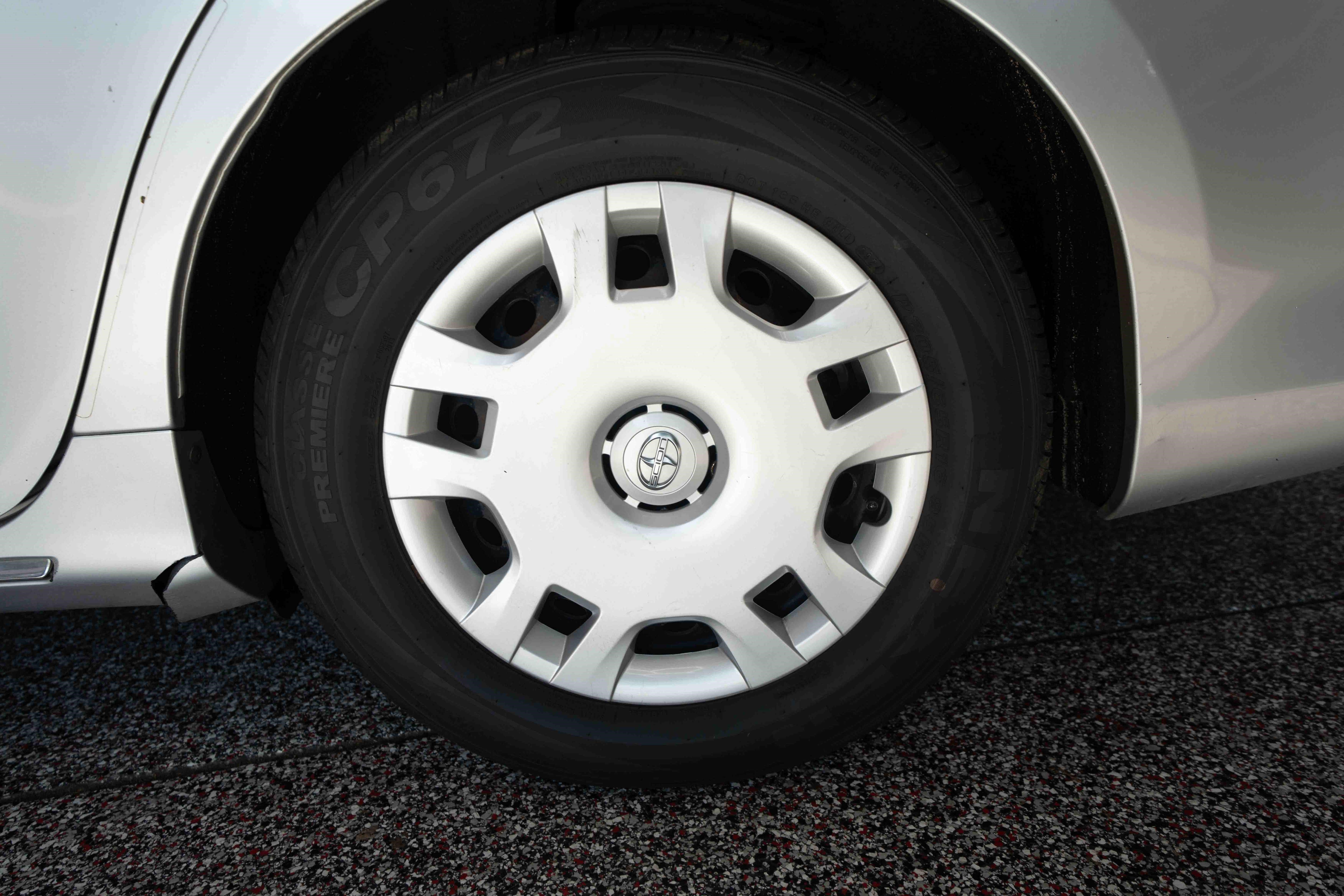 Used 2012 Toyota Camry LE FWD image 28