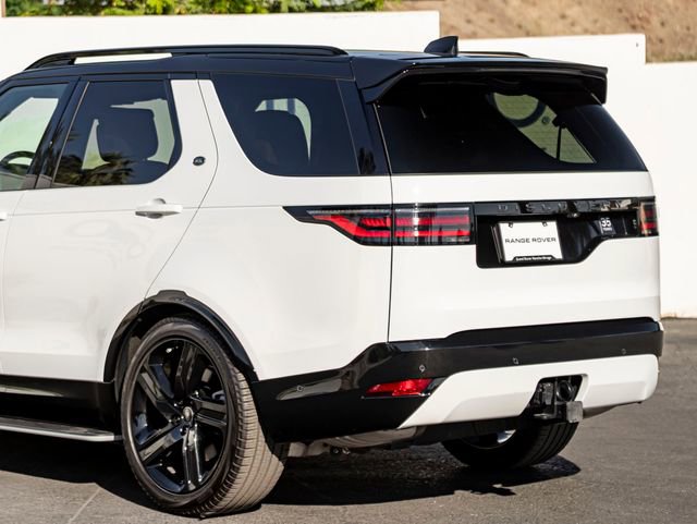 Used 2025 Land Rover Discovery Dynamic SE AWD/4WD image 10