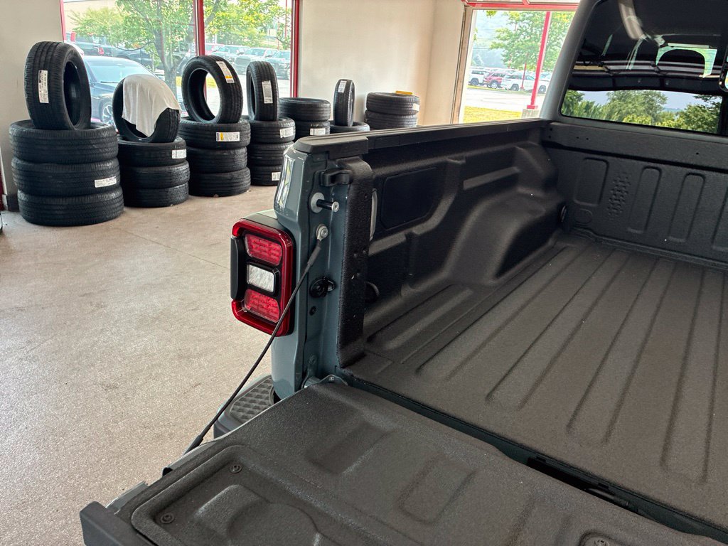 New 2026 Jeep Gladiator Sport AWD/4WD image 24