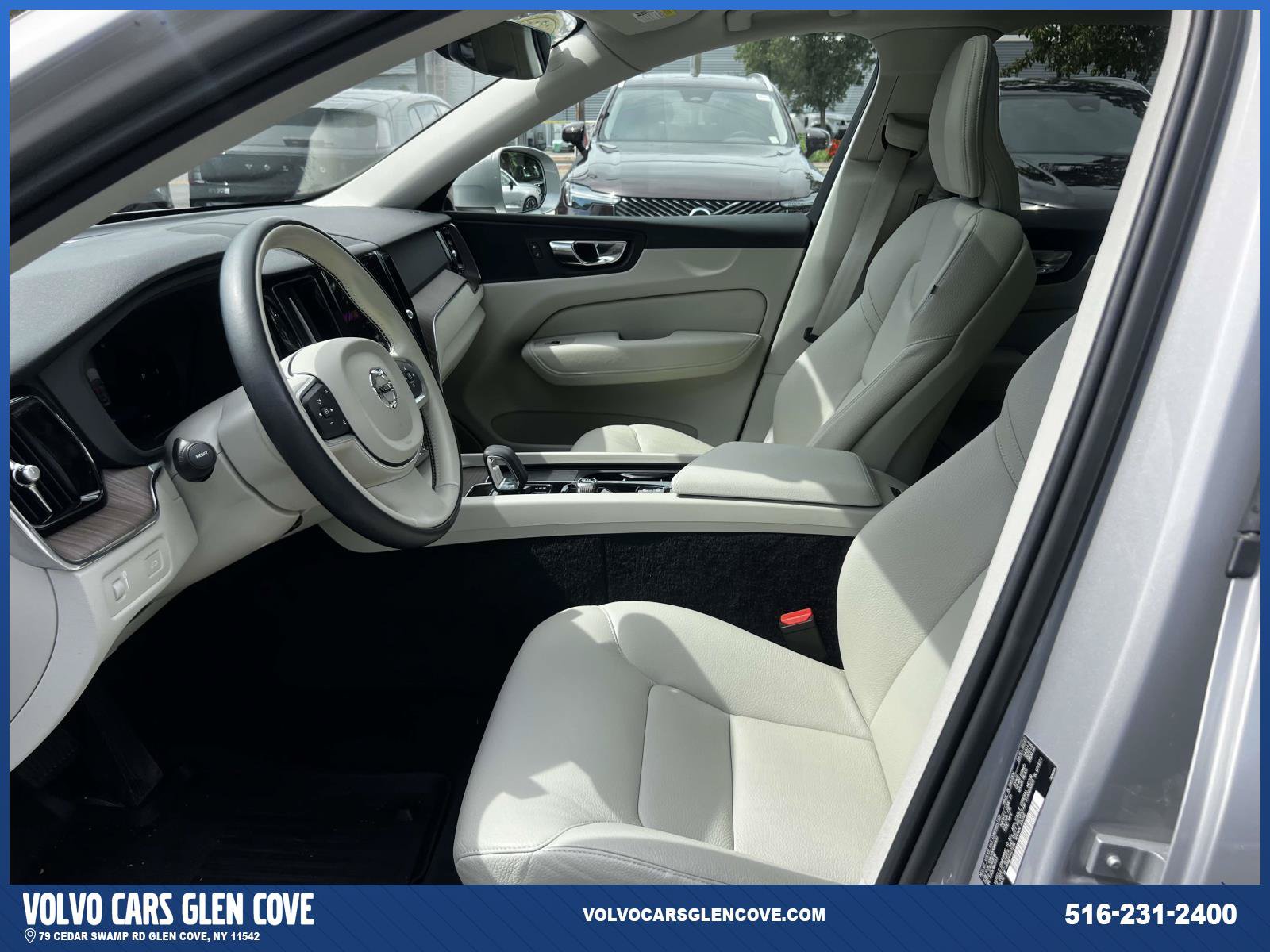 Used 2022 Volvo XC60 B5 Momentum w/ Climate Package AWD/4WD image 14