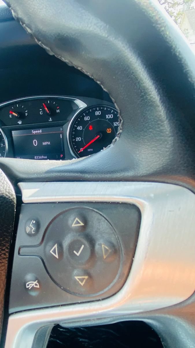 Used 2023 GMC Terrain SLT AWD/4WD image 10