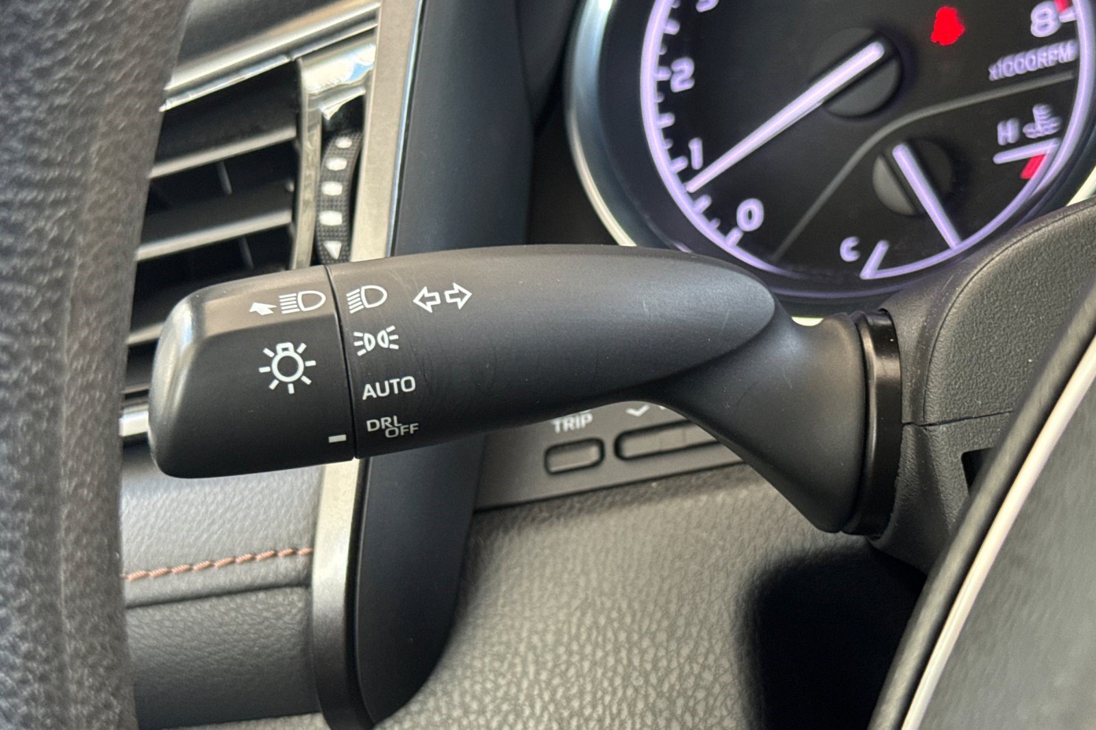 Used 2020 Toyota Camry LE FWD image 30