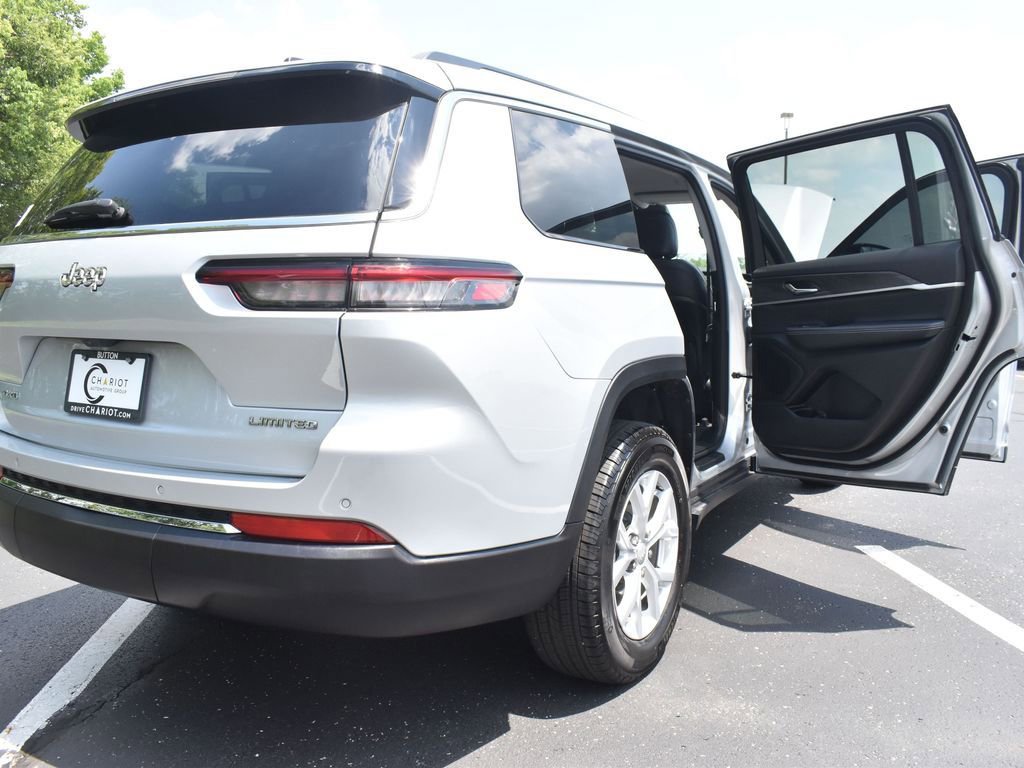 Used 2023 Jeep Grand Cherokee L Limited w/ Trailer Tow Group (B) image 14