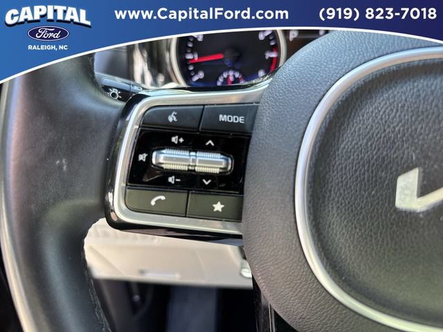 Used 2024 Kia Carnival EX FWD image 22