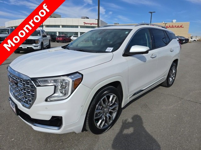 Used 2022 GMC Terrain Denali w/ Denali Premium Package