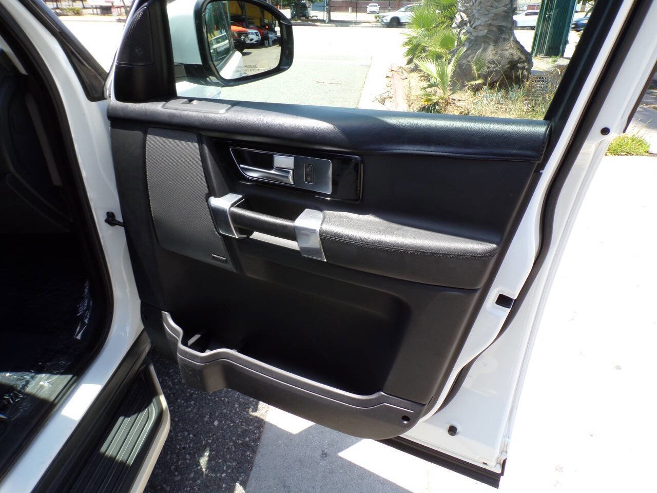 Used 2016 Land Rover LR4 HSE AWD/4WD image 11