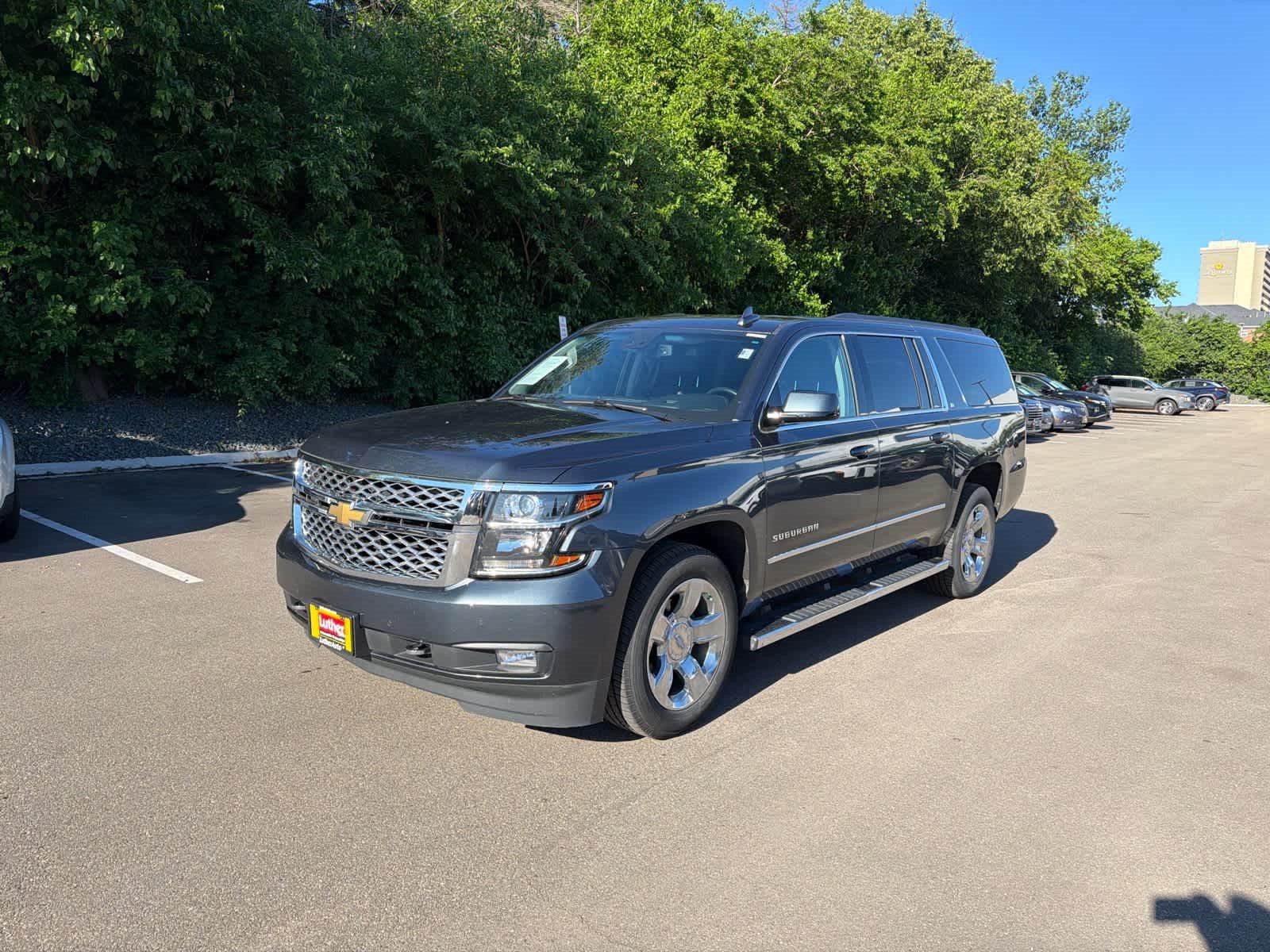 Used 2019 Chevrolet Suburban LT w/ LT Signature Package AWD/4WD image 4