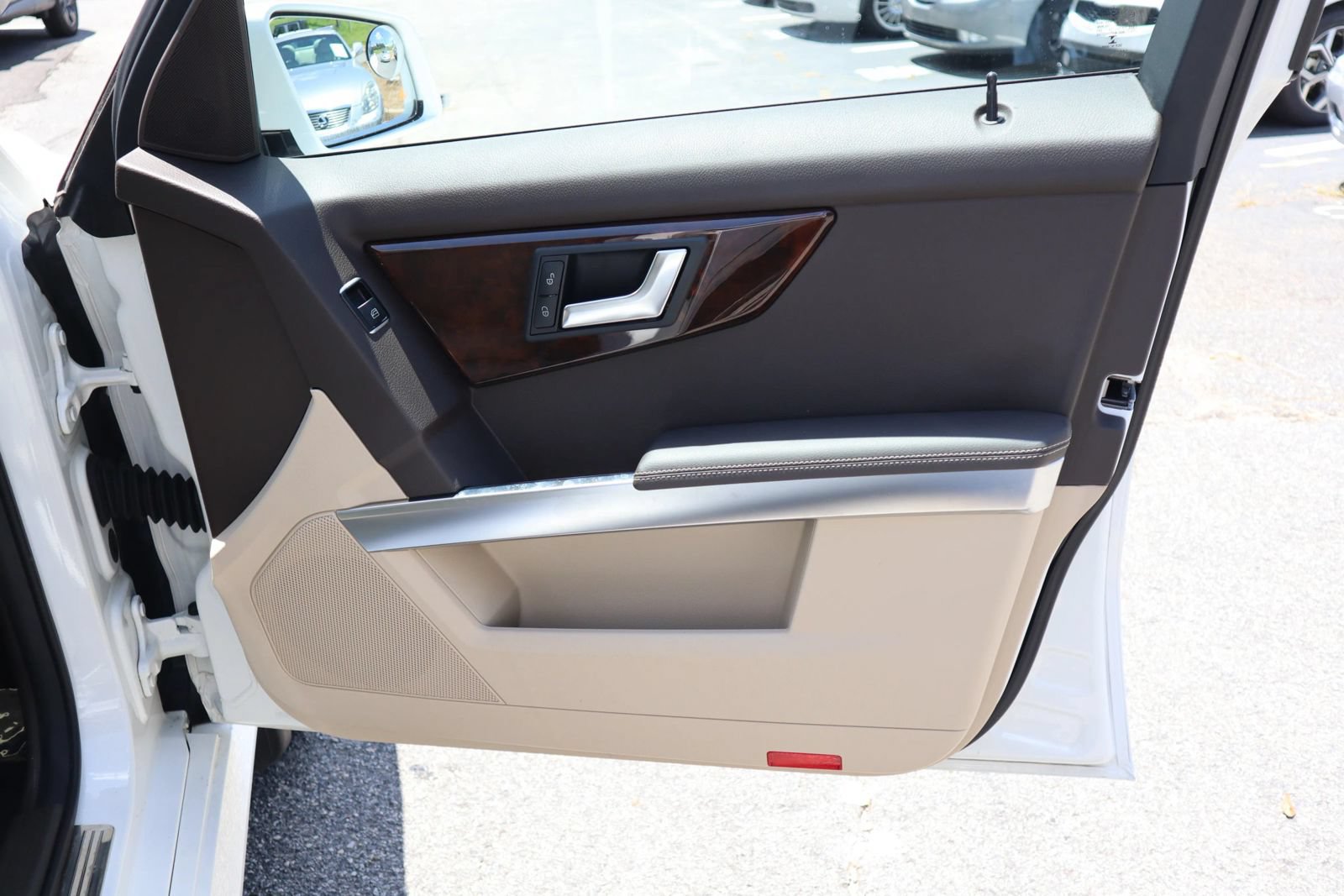 Used 2015 Mercedes-Benz GLK 350 2WD image 16