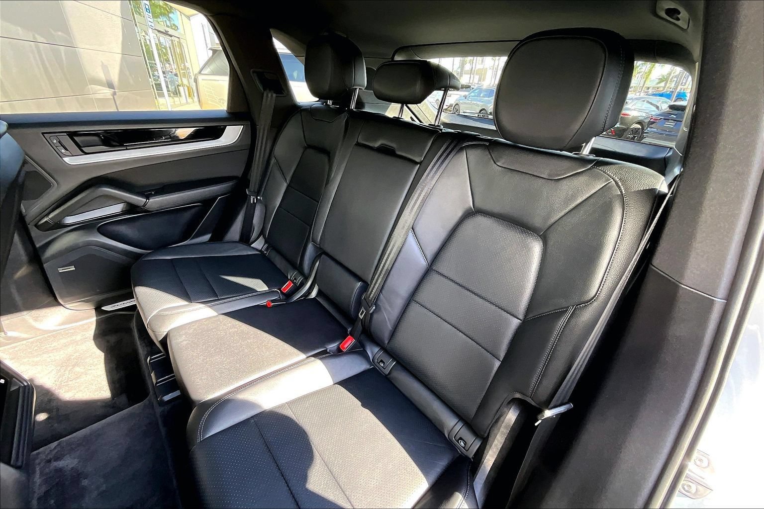 Used 2024 Porsche Cayenne S AWD/4WD image 24