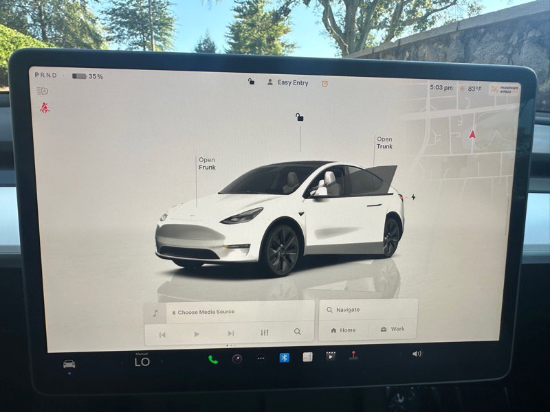 Used 2025 Tesla Model Y Long Range image 8