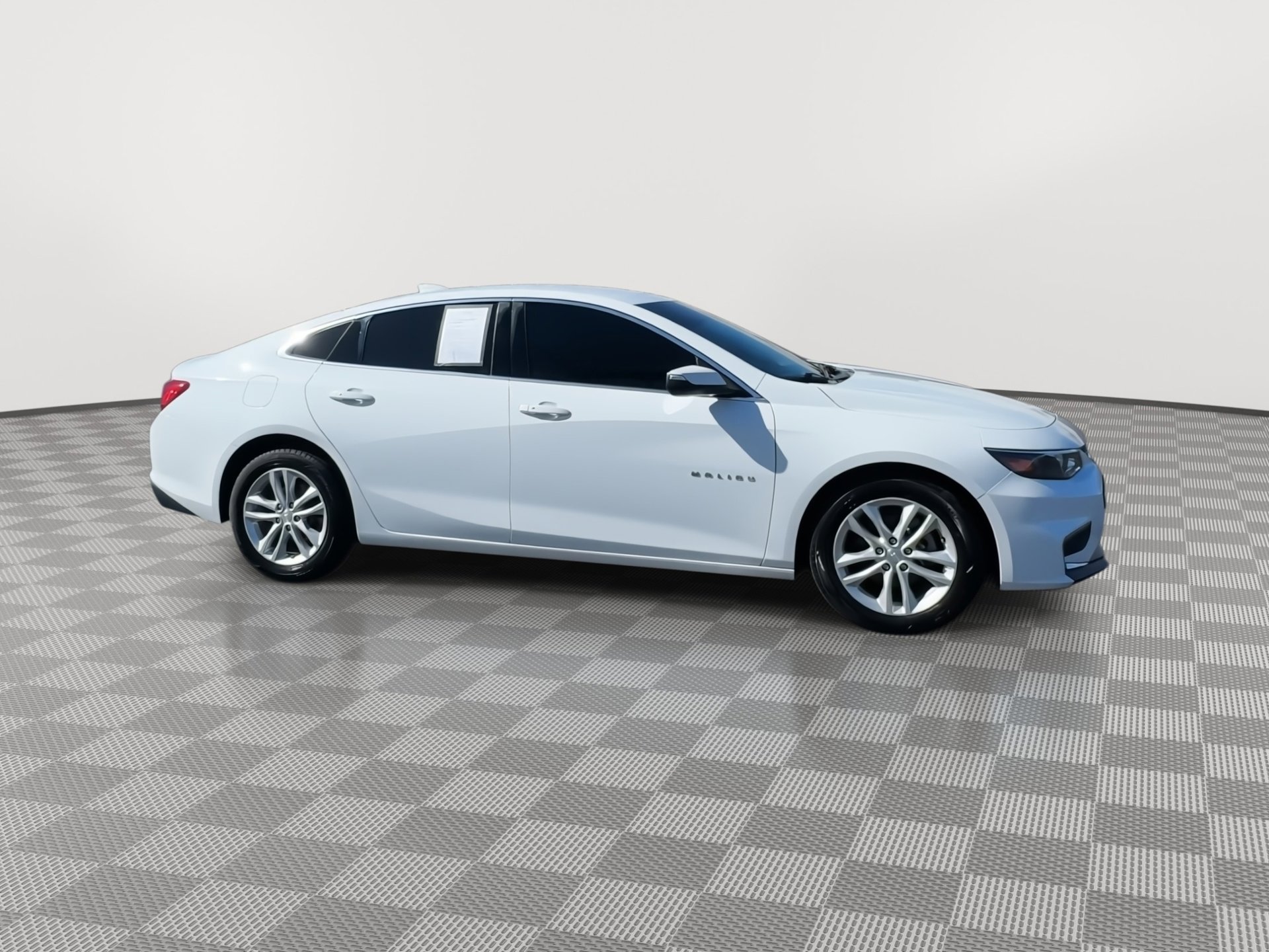 Certified 2017 Chevrolet Malibu LT image 2
