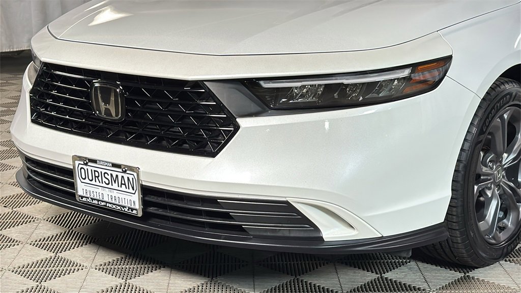 Used 2023 Honda Accord EX image 3