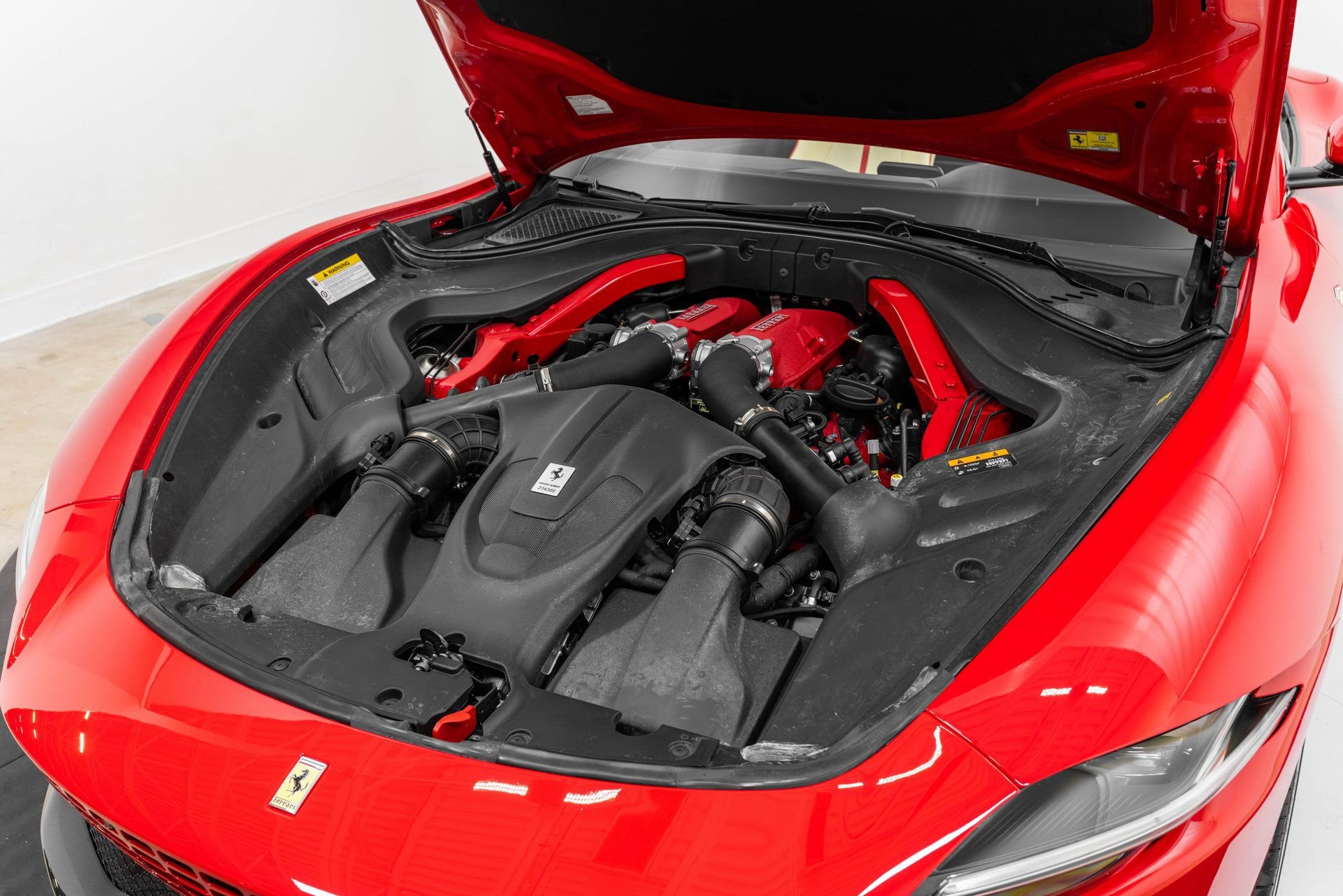 Certified 2025 Ferrari Roma Spider RWD image 23