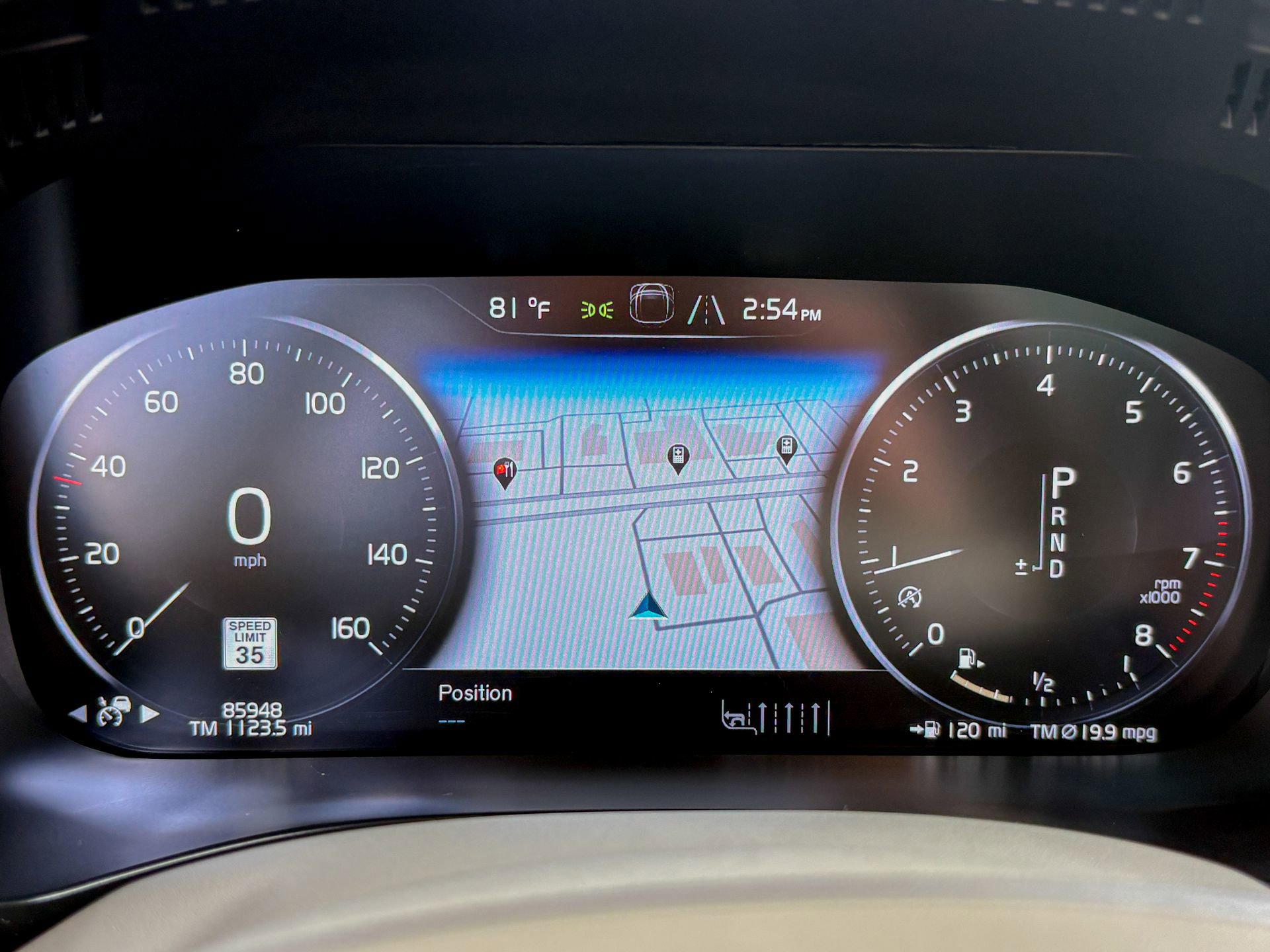 Used 2021 Volvo XC60 T5 Momentum w/ Advanced Package image 27