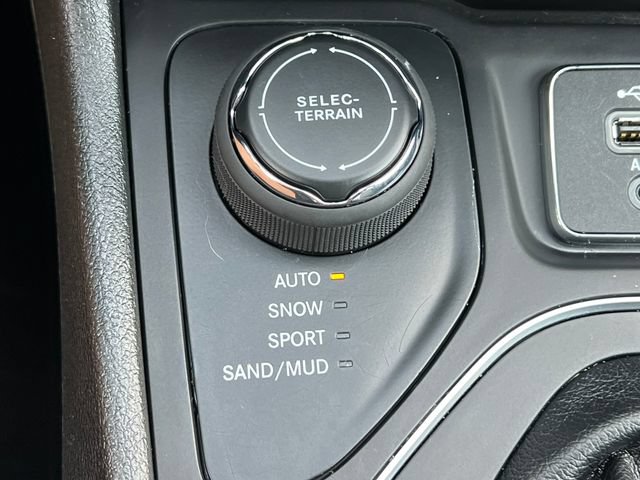 Used 2021 Jeep Cherokee Latitude Lux 80th Anniv w/ Quick Order Package 26U 80TH AWD/4WD image 28