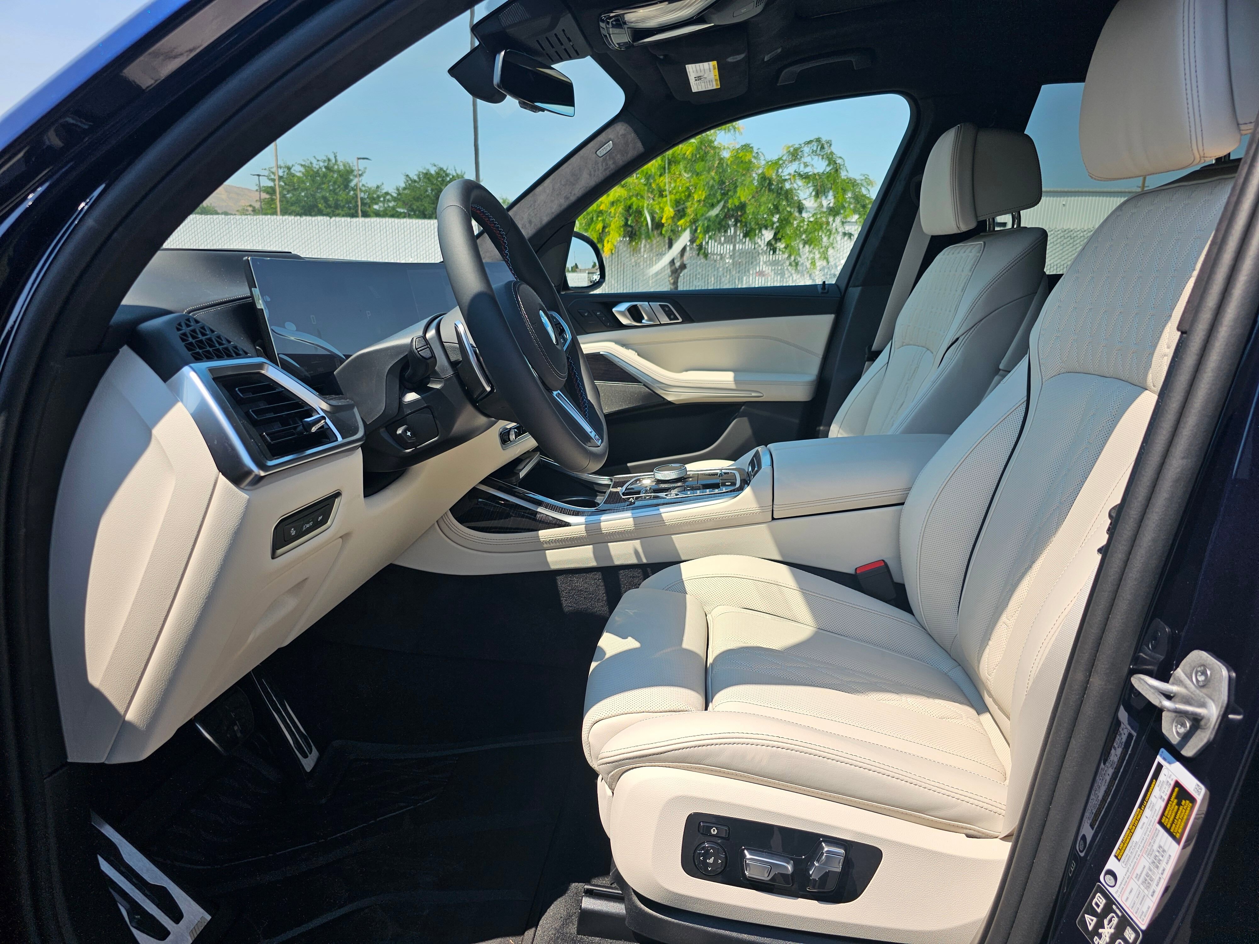 New 2026 BMW X7 M60i image 11