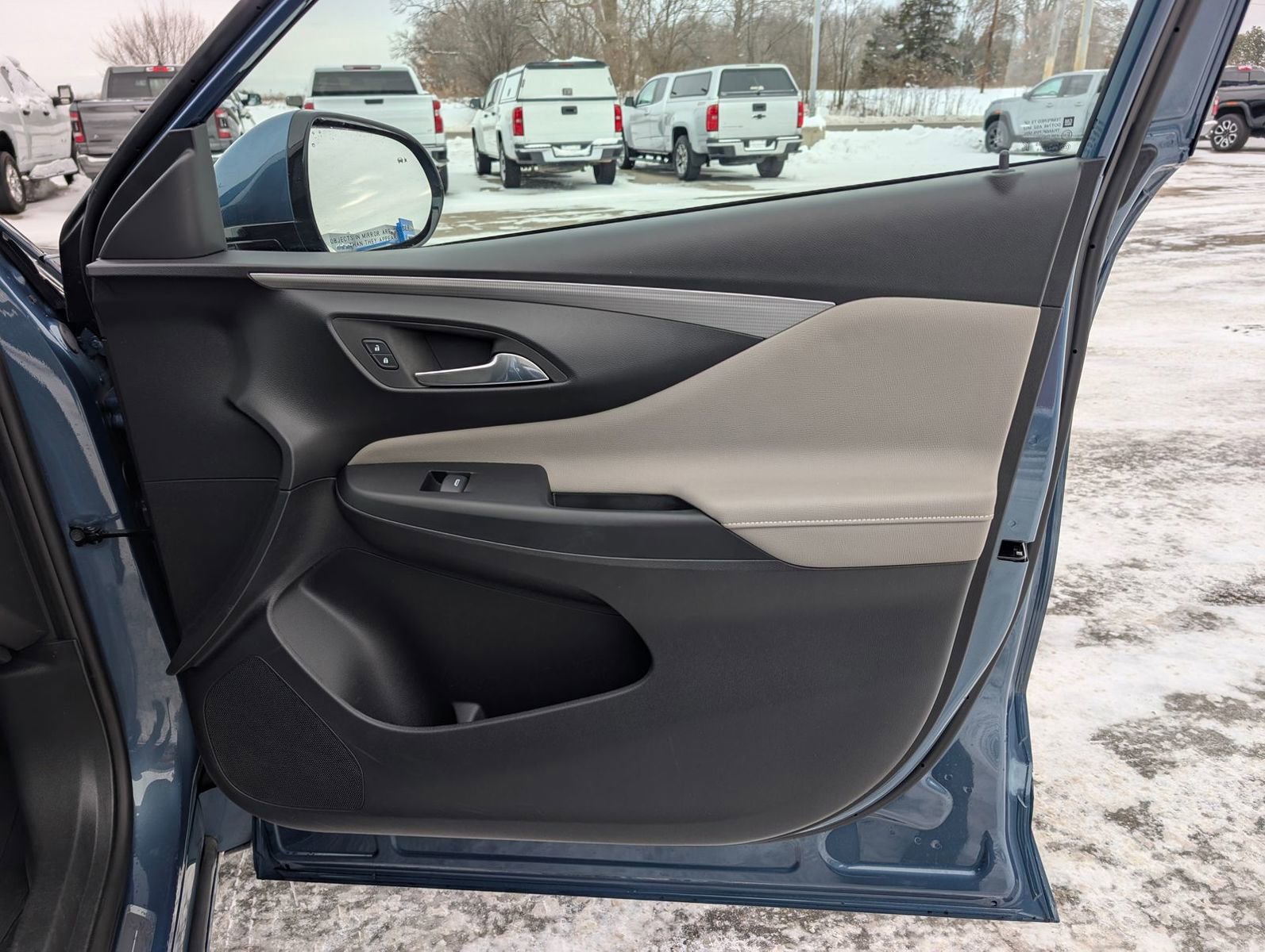 Certified 2025 Buick Envista Avenir image 33