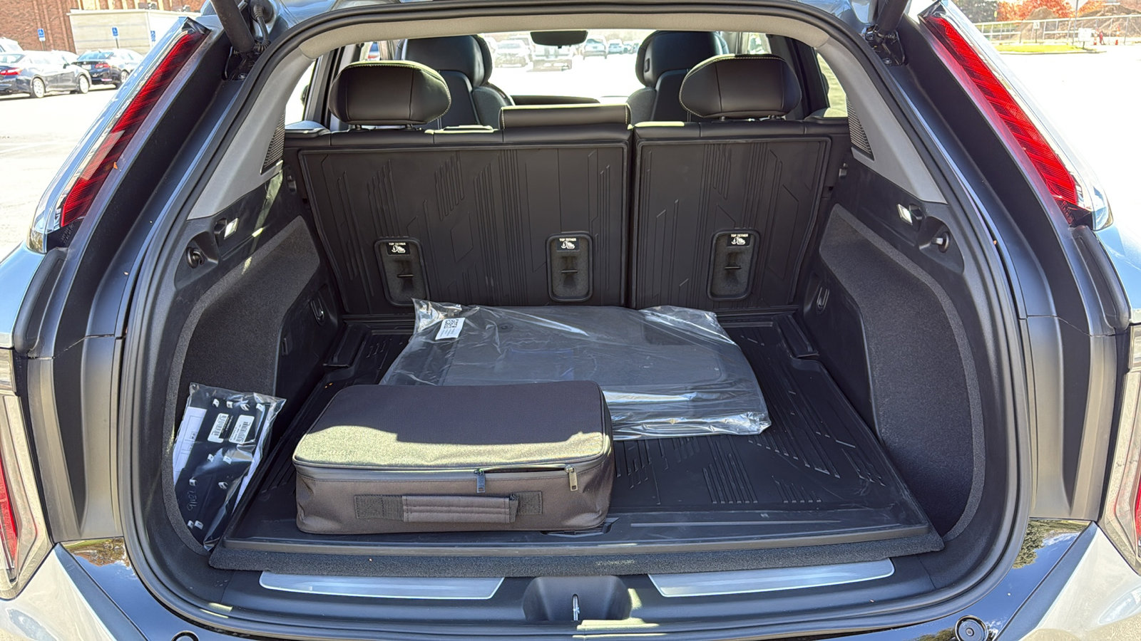 New 2025 Cadillac Optiq Luxury 1 w/ LPO, Floor Liner Package image 31